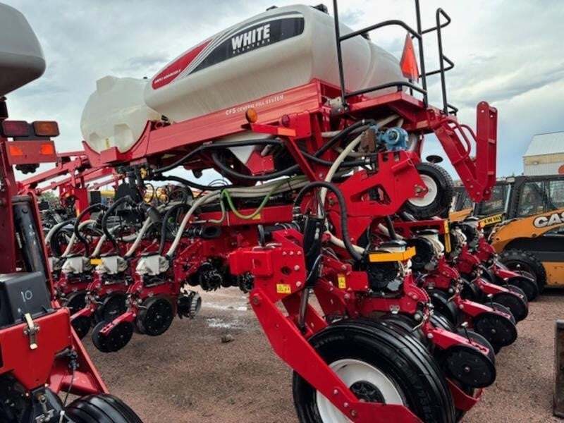 2019 White 9816VE Planter
