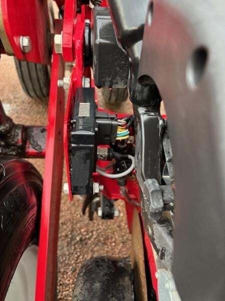 2019 White 9816VE Planter