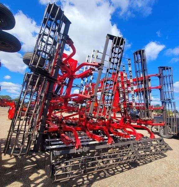 2014 Wil-Rich Quad X-2 Field Cultivator