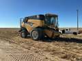 2010 New Holland CR9060 Combine