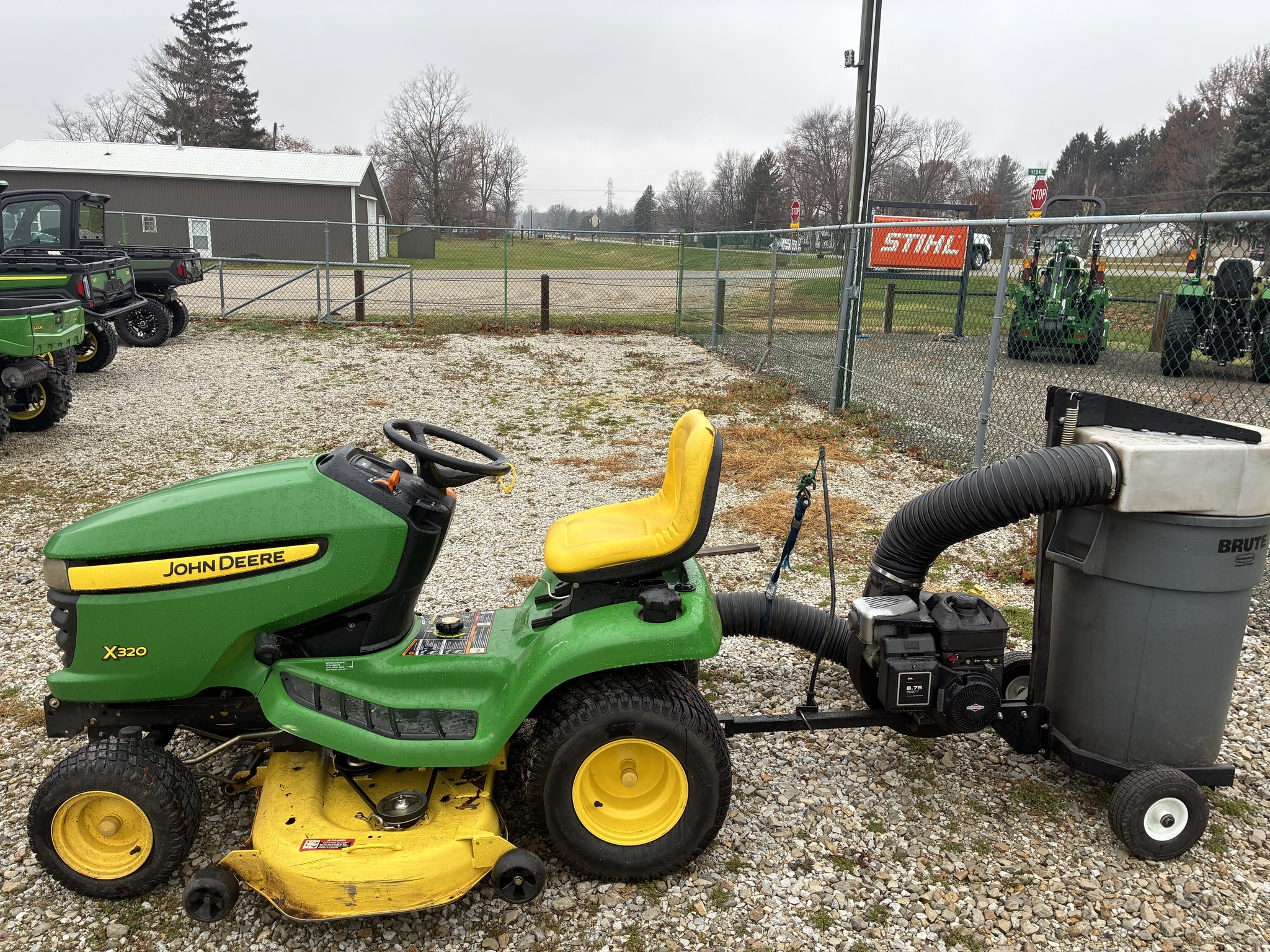 2007 John Deere X320 Lawn Mower