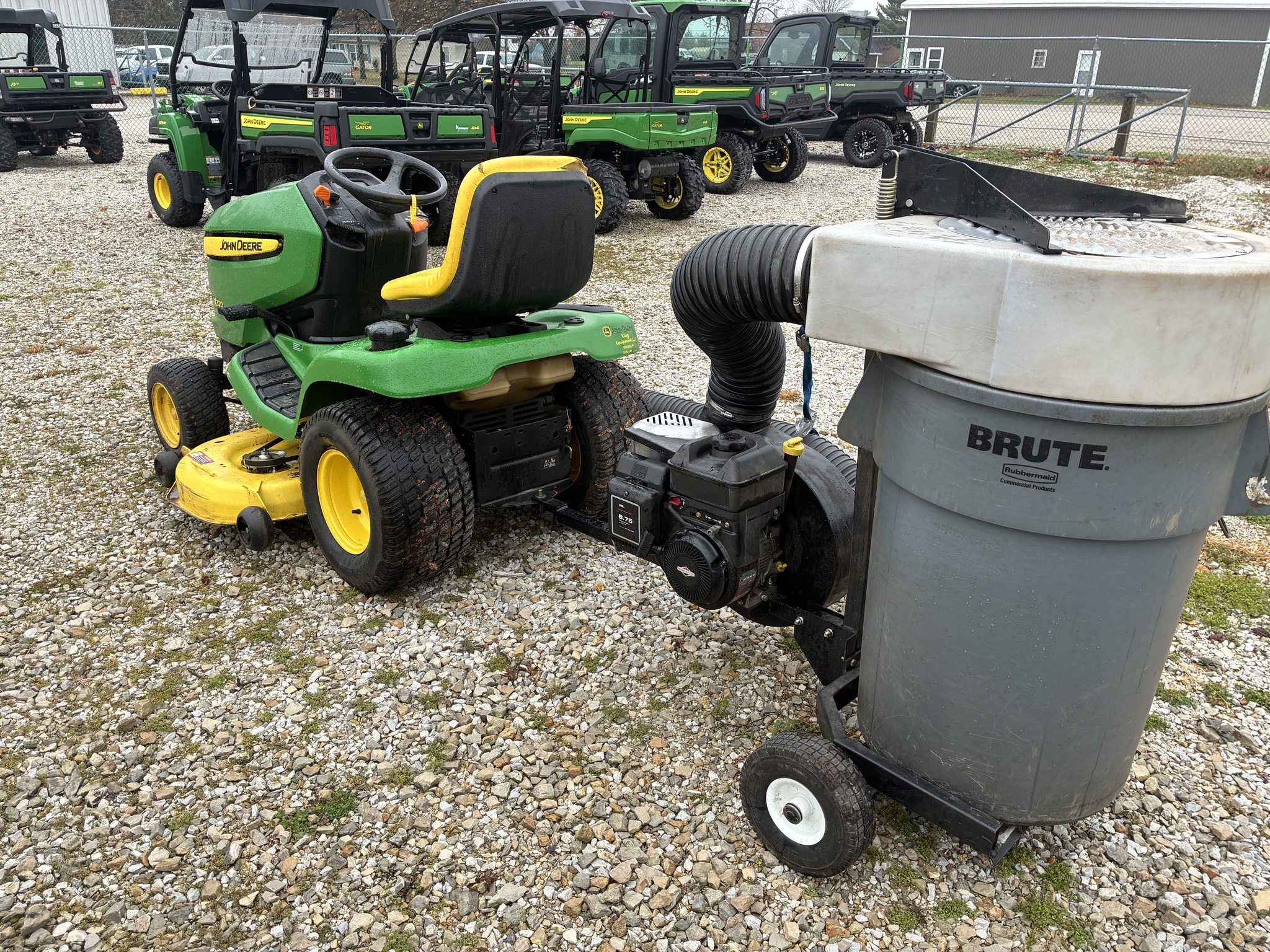 2007 John Deere X320 Lawn Mower