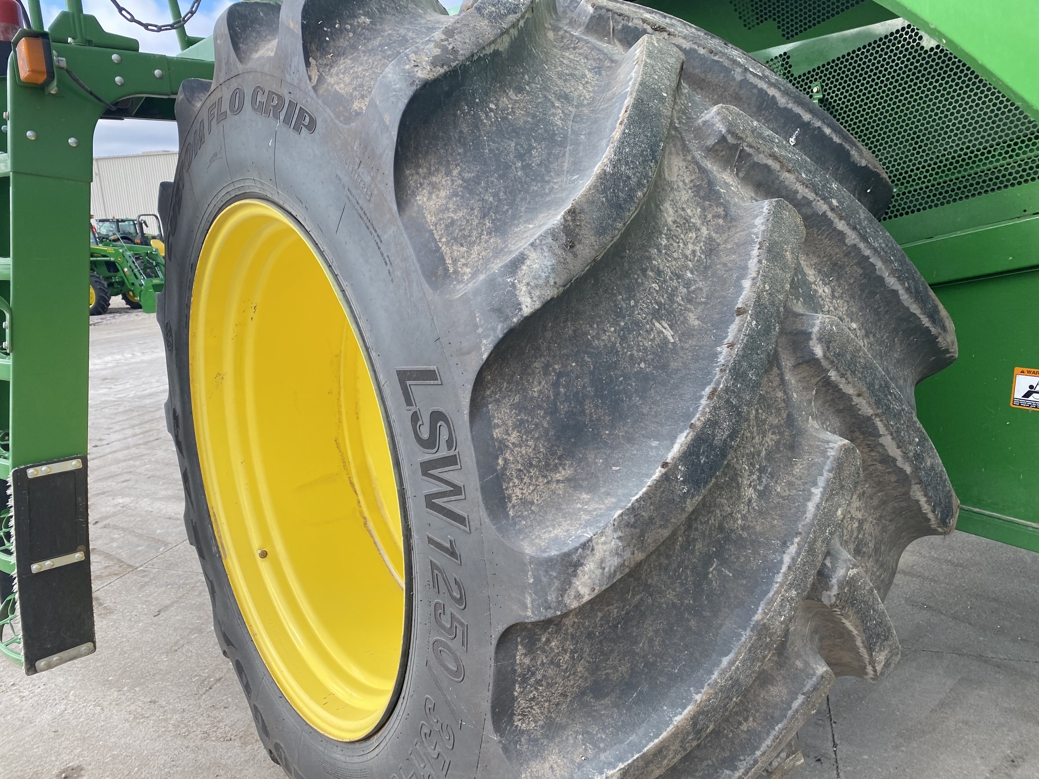 2017 John Deere S680 Combine