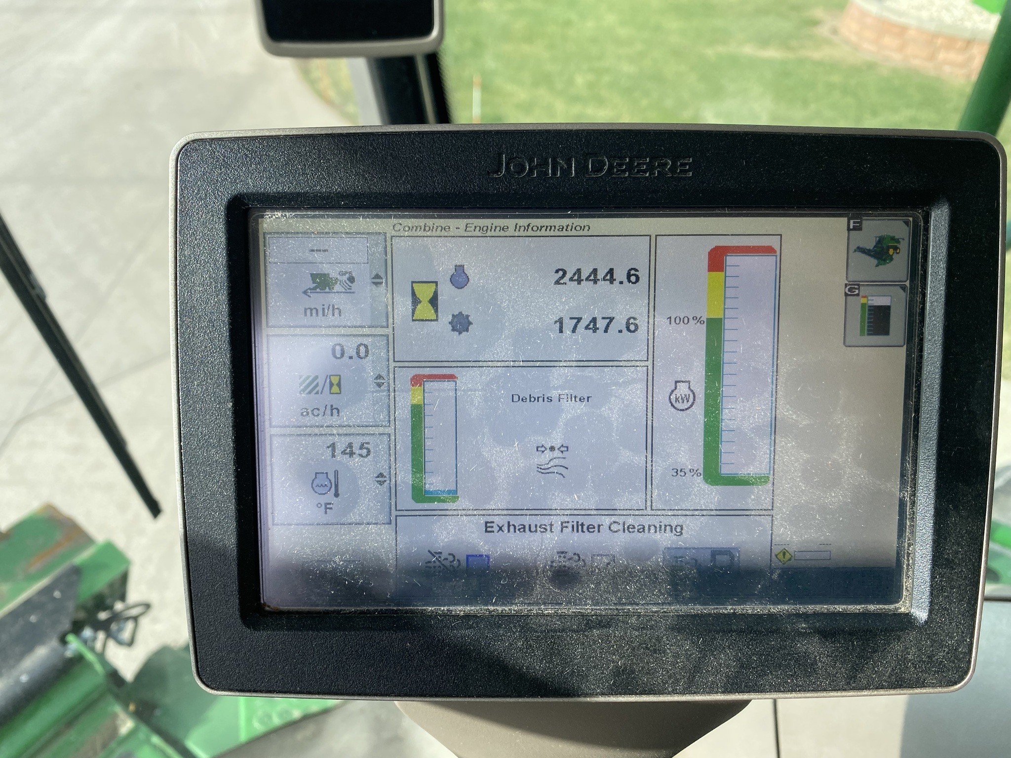 2017 John Deere S680 Combine