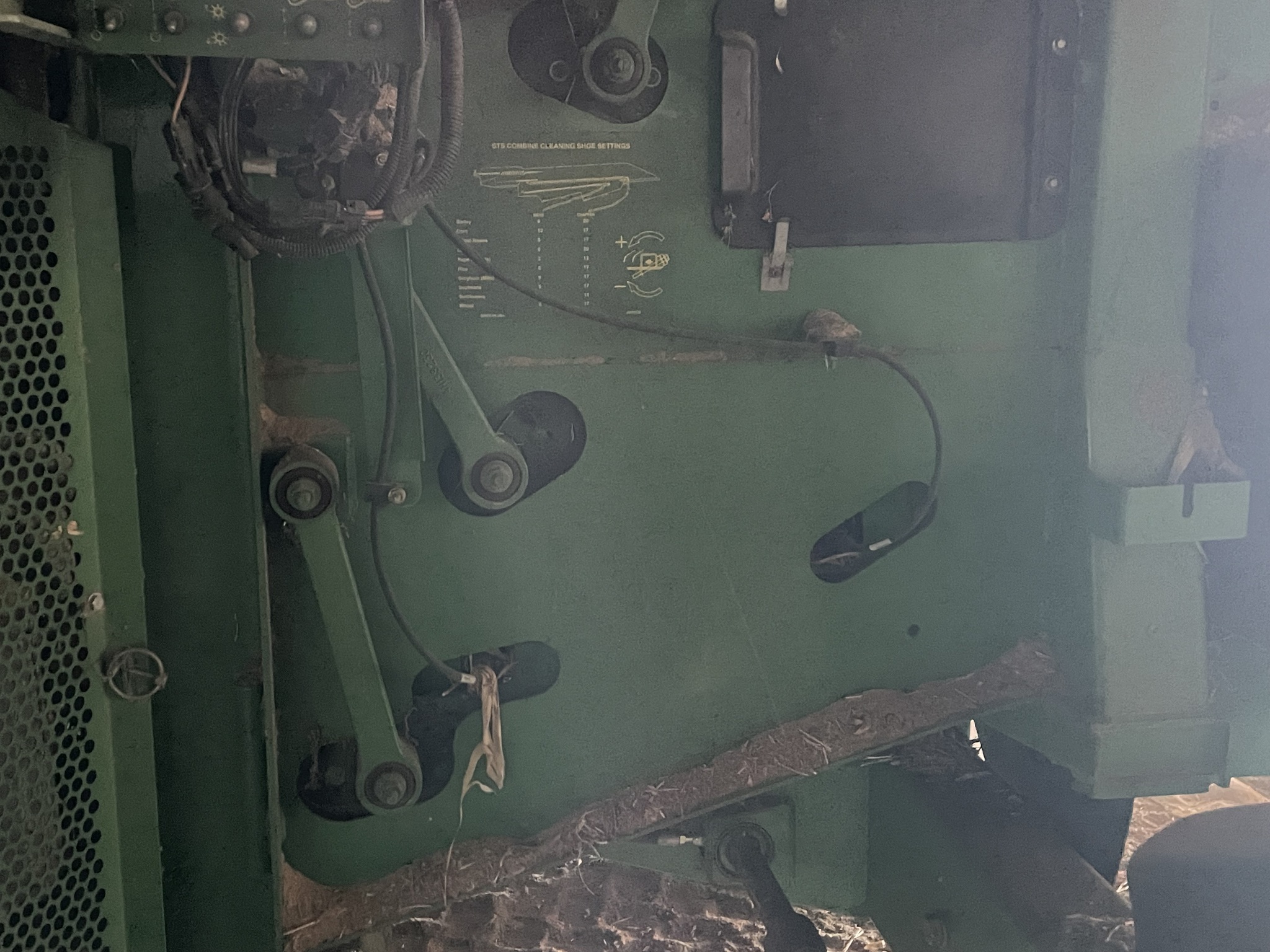 2004 John Deere 9660 STS Combine
