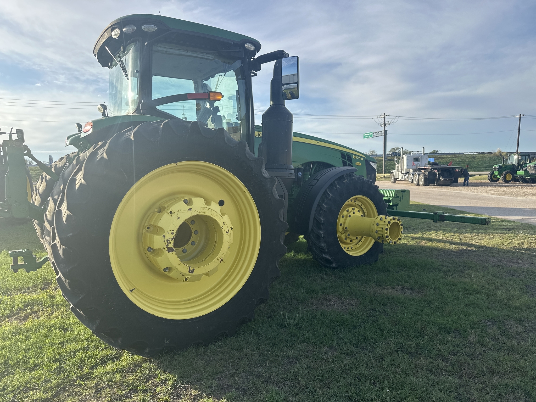 2018 John Deere 8370R Tractor