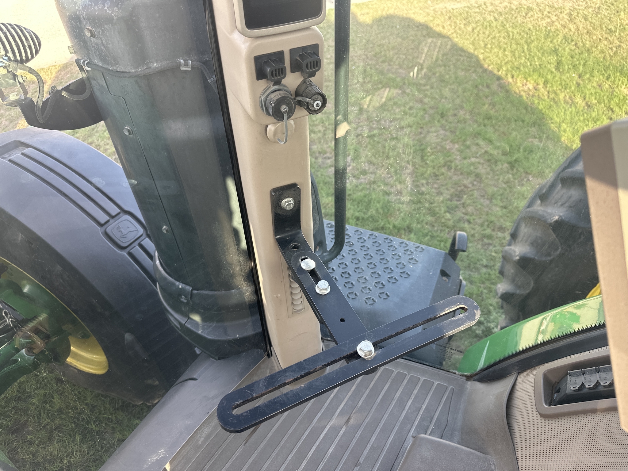2018 John Deere 8370R Tractor