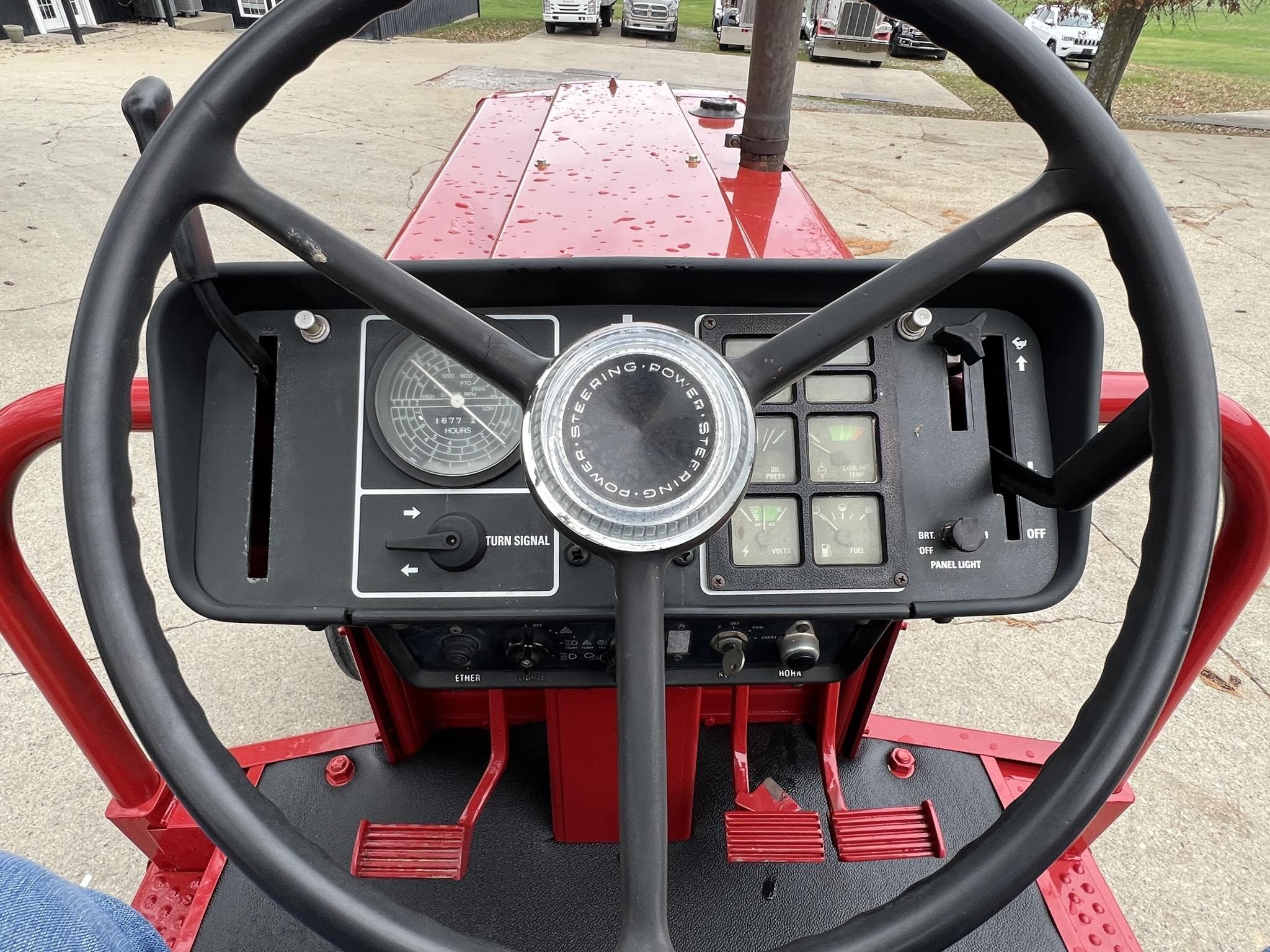 1981 International 786 Tractor