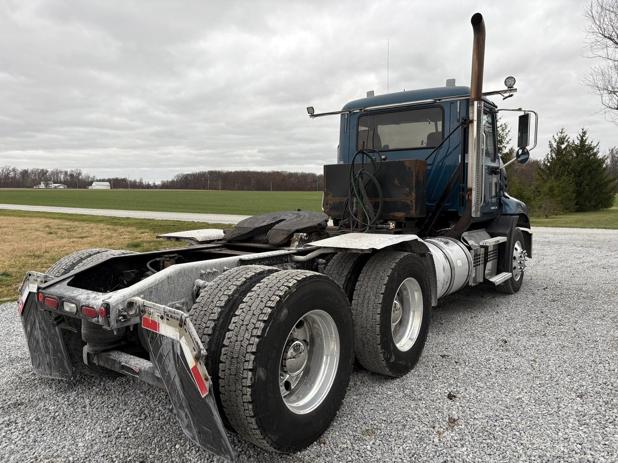 2018 Mack PINNACLE CXU613 Semi Trucks/Trailer
