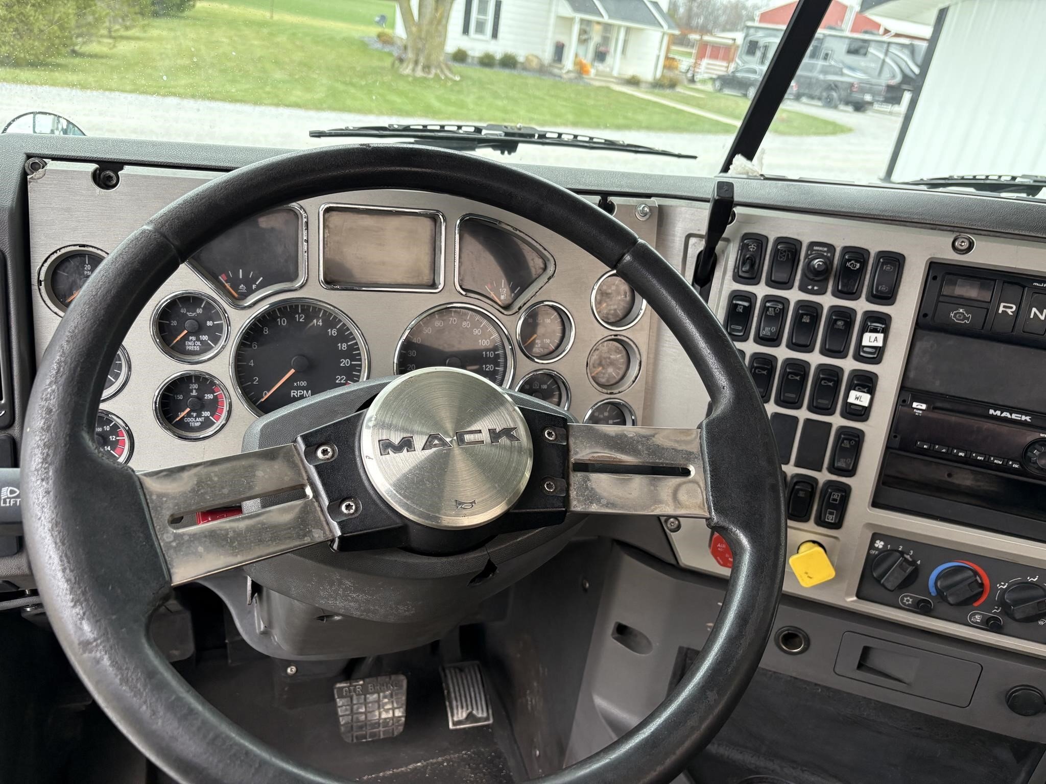 2018 Mack PINNACLE CXU613 Semi Trucks/Trailer