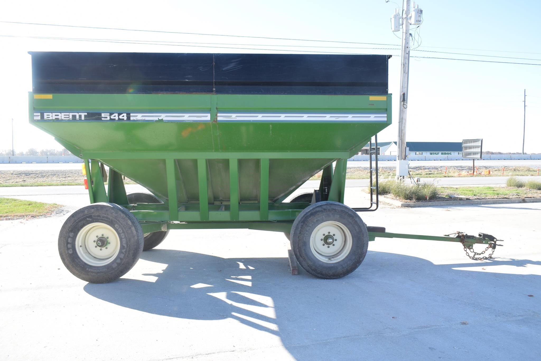  Brent 544 Gravity Wagon