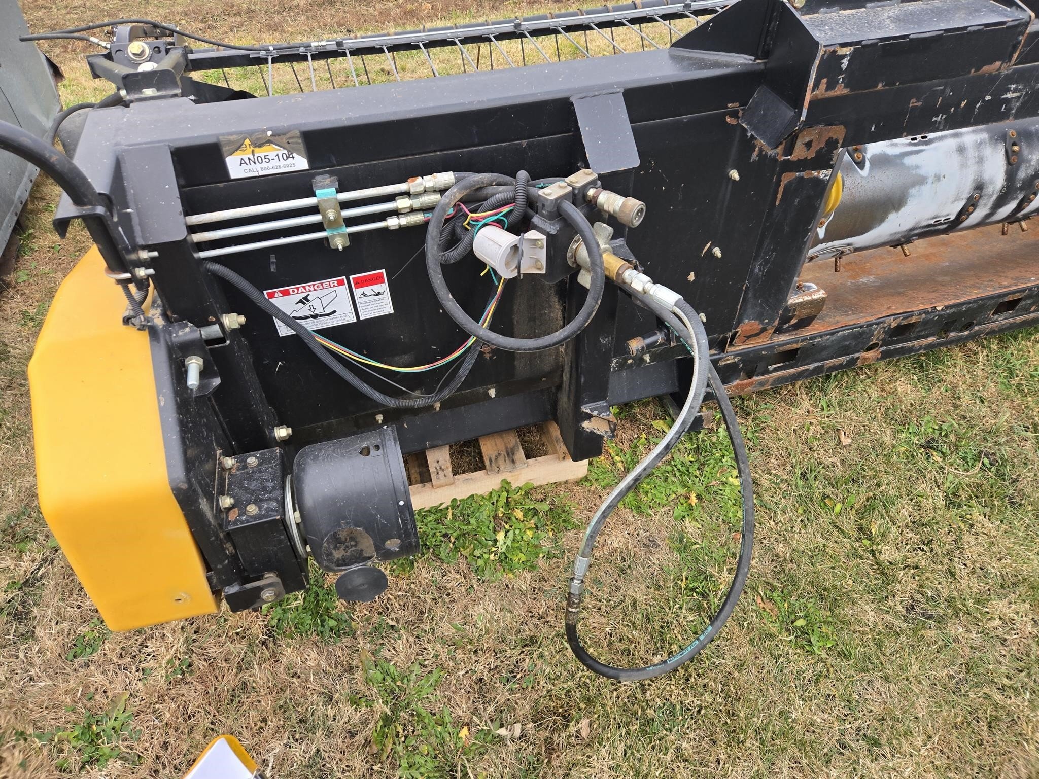 2005 Gleaner 4200 Platform