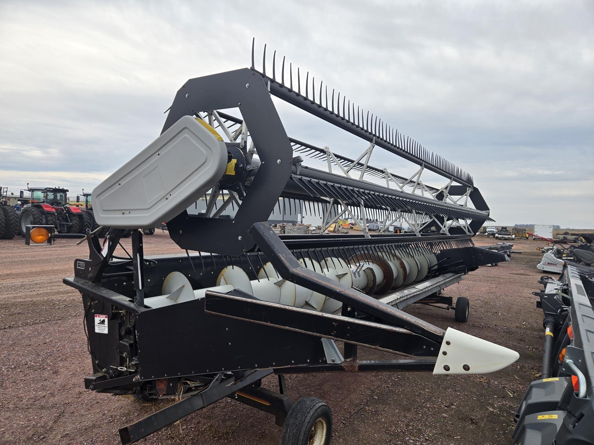 2002 Gleaner 825 Platform