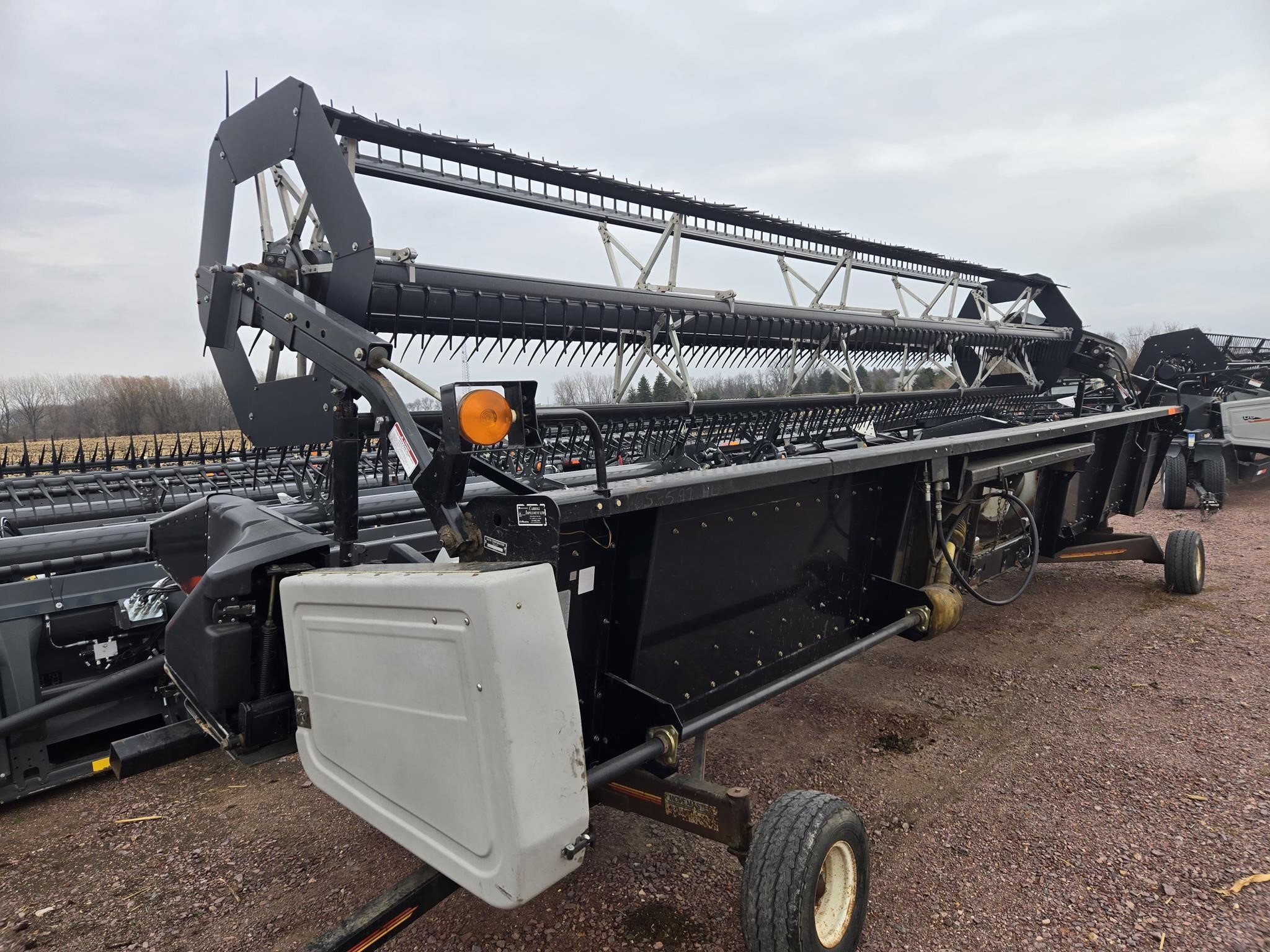 2002 Gleaner 825 Platform