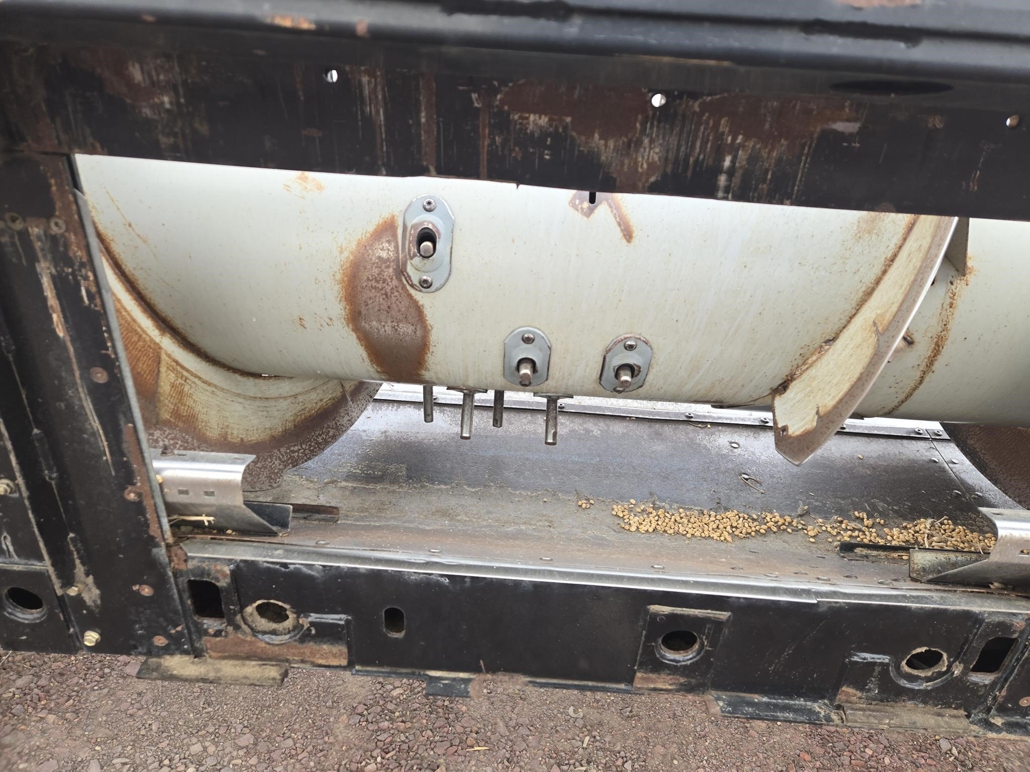 2002 Gleaner 825 Platform