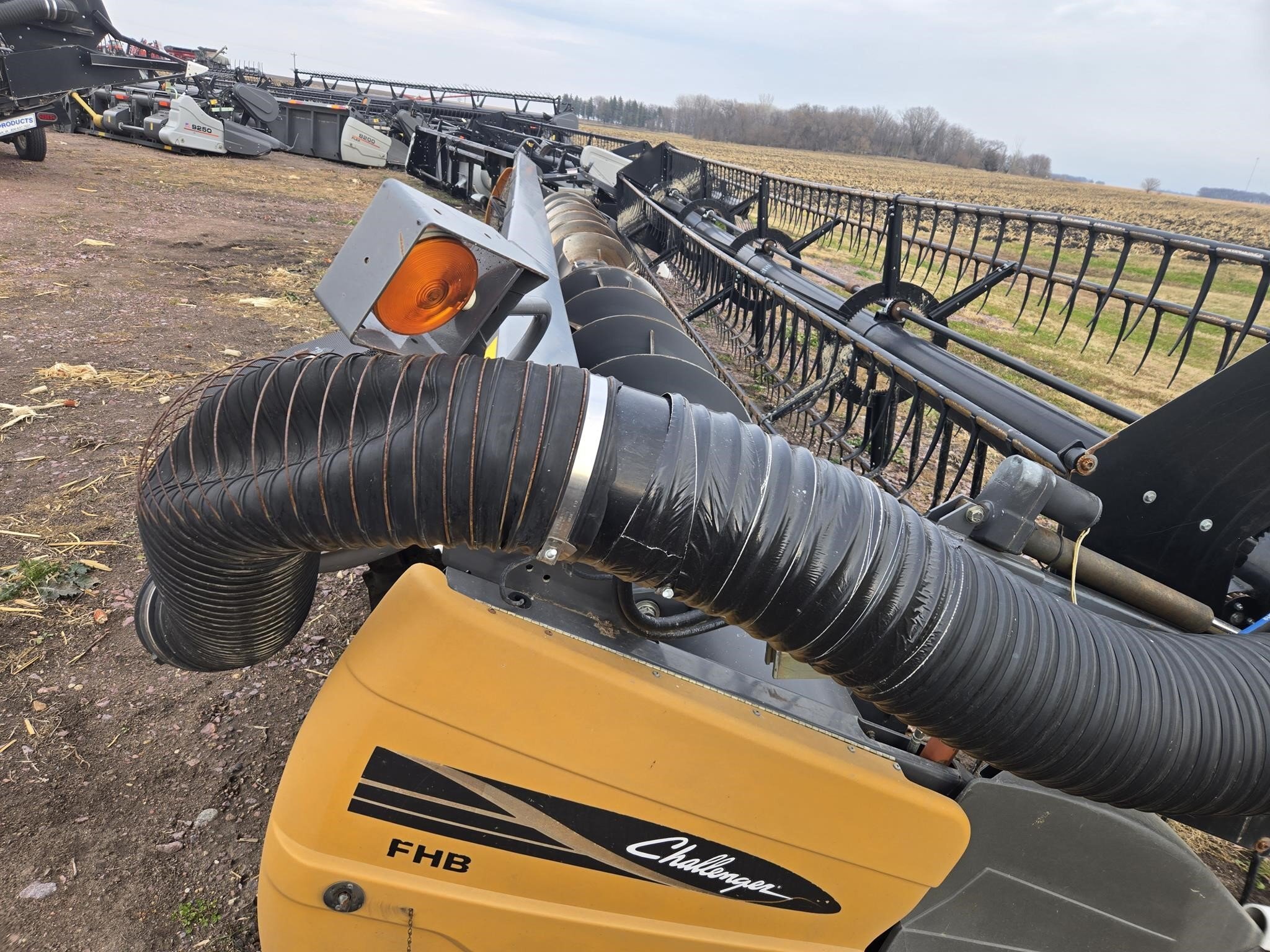 2007 Gleaner 8200 Platform
