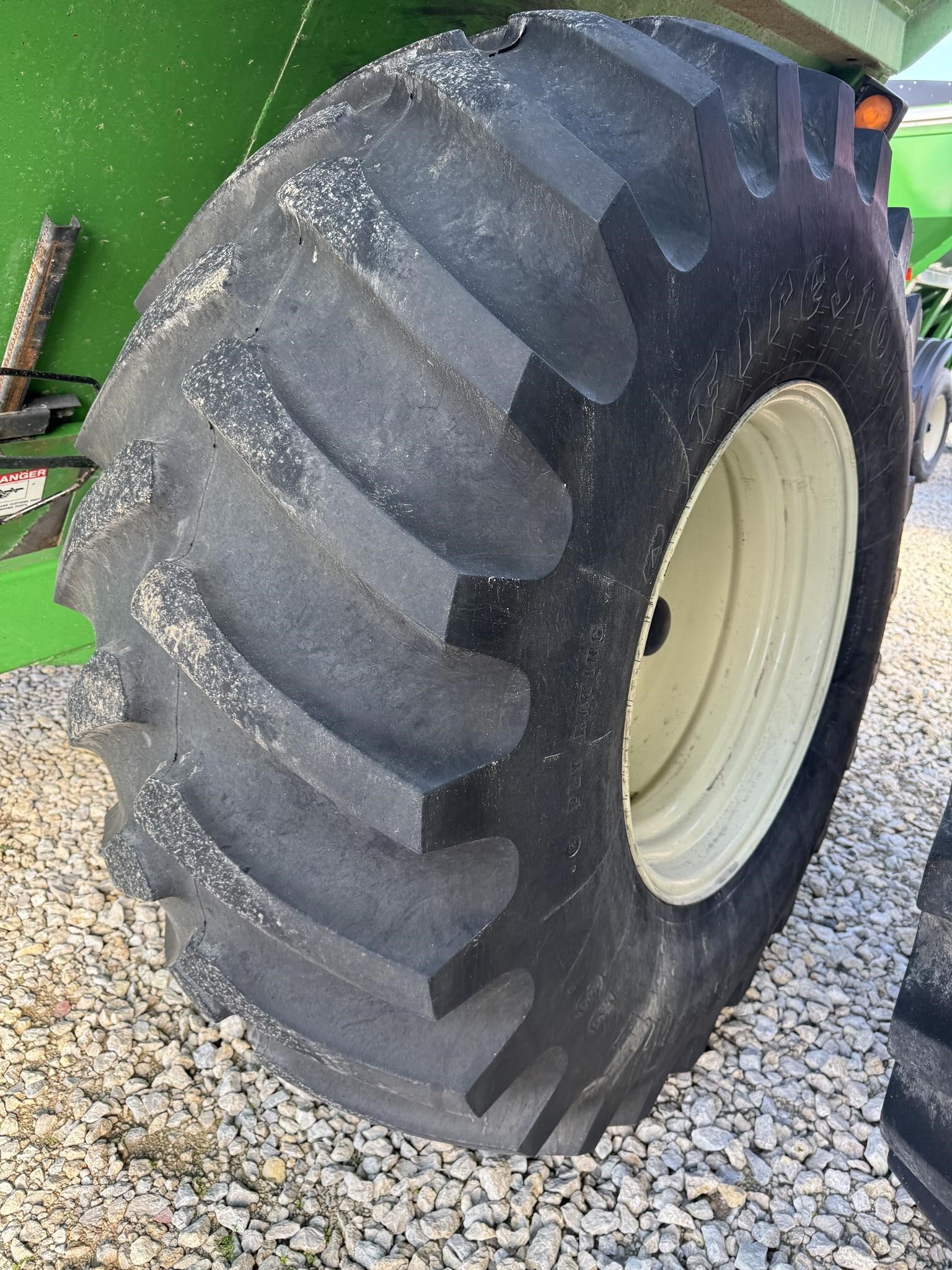  J&M 750-14 Grain Cart