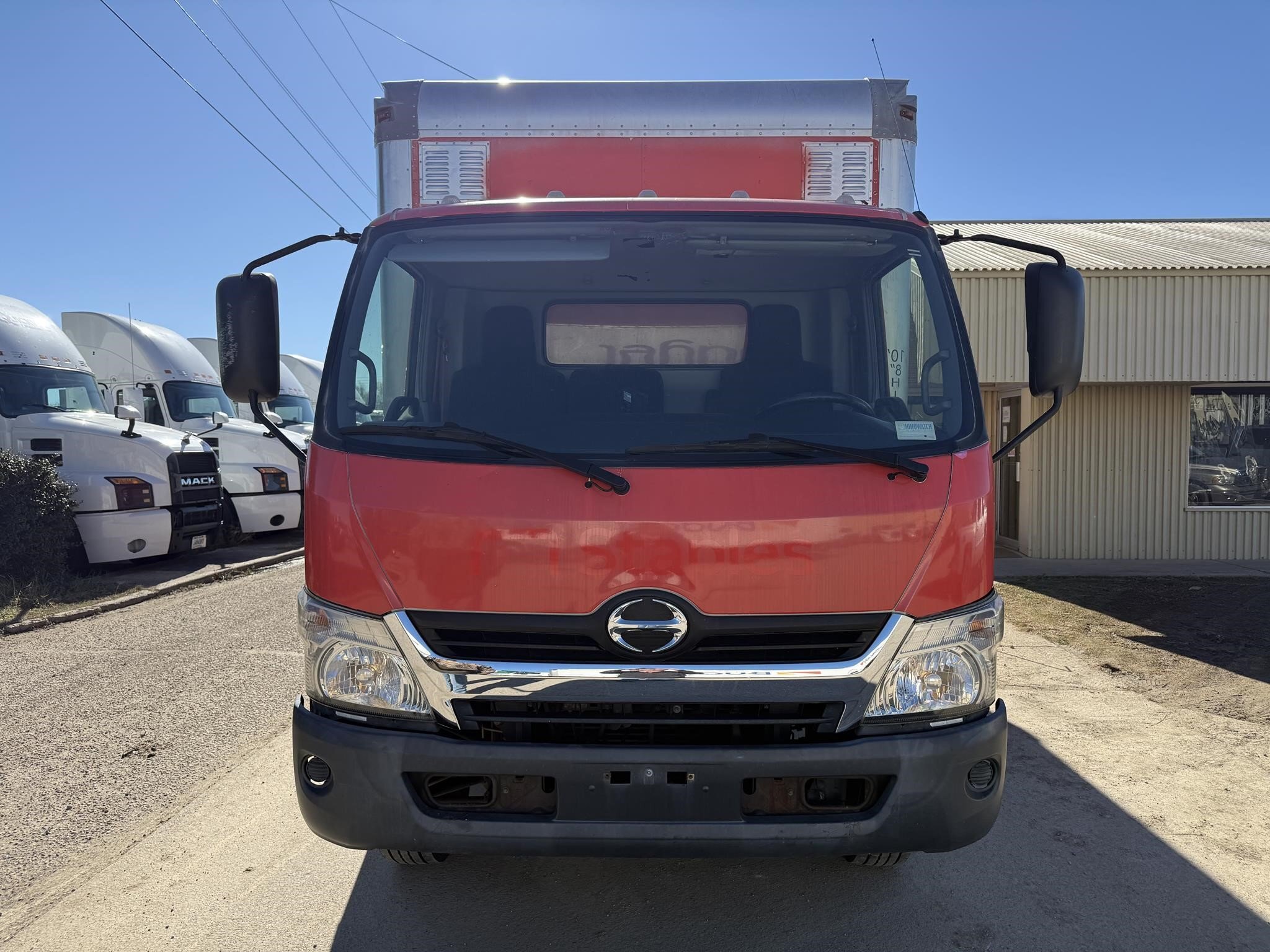 2018 Hino 195 Box Trucks/Trailer