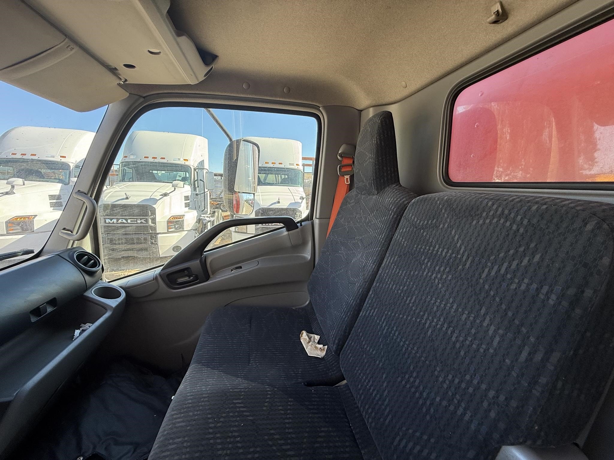 2018 Hino 195 Box Trucks/Trailer