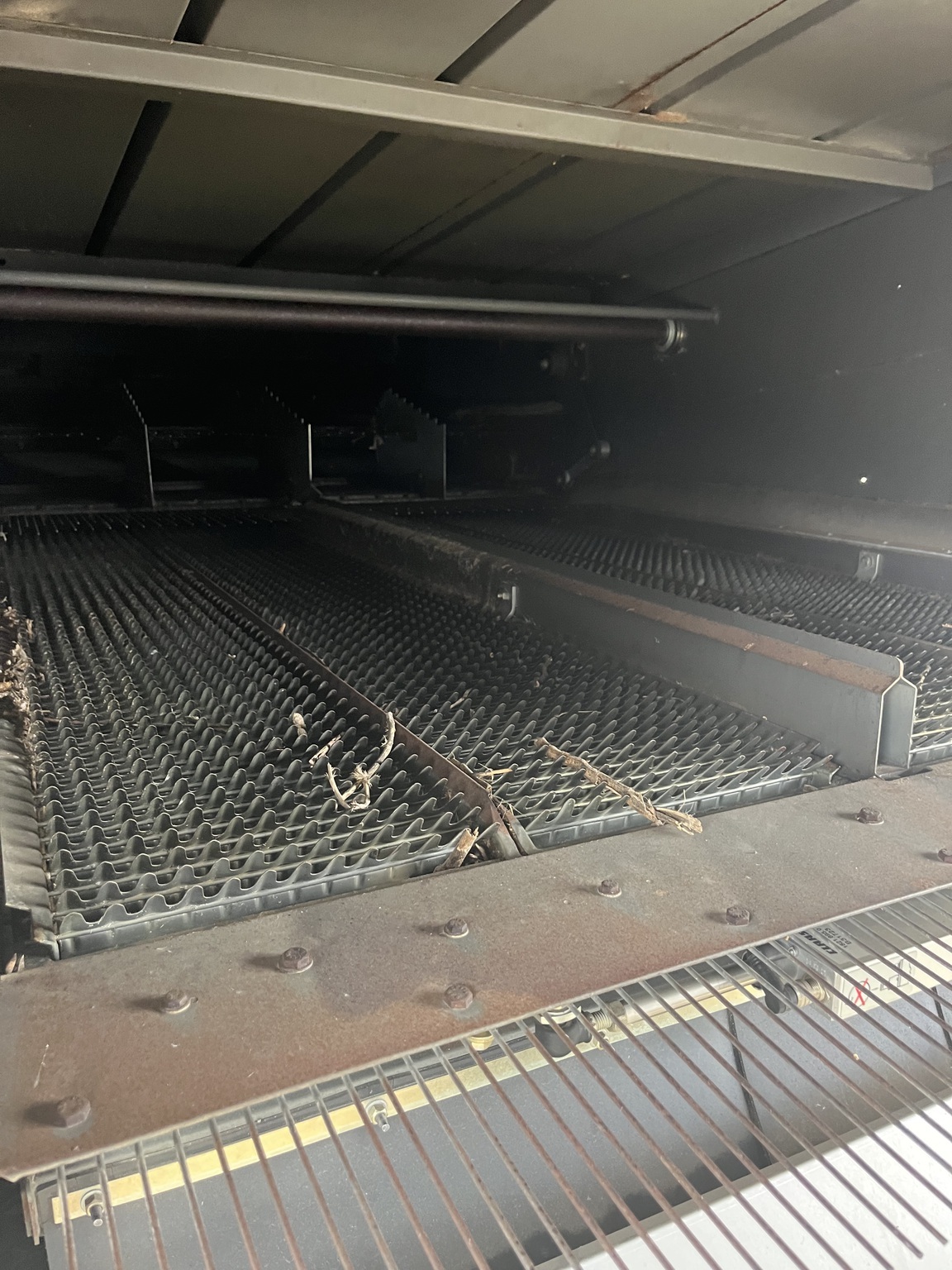 2010 Caterpillar 585R Combine