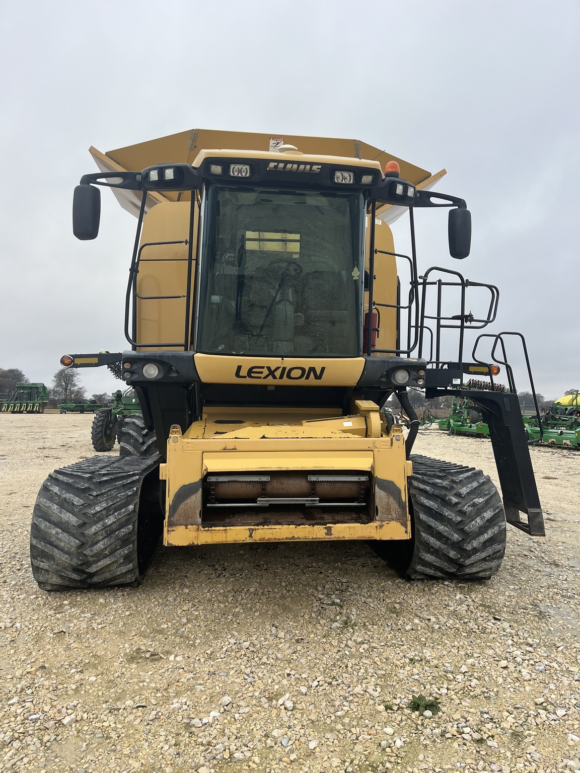 2010 Caterpillar 585R Combine