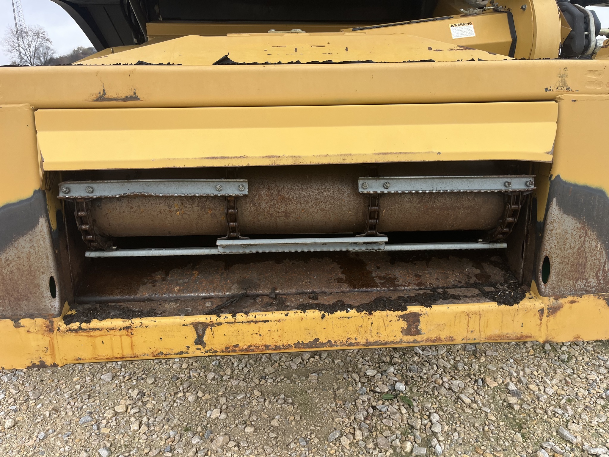 2010 Caterpillar 585R Combine