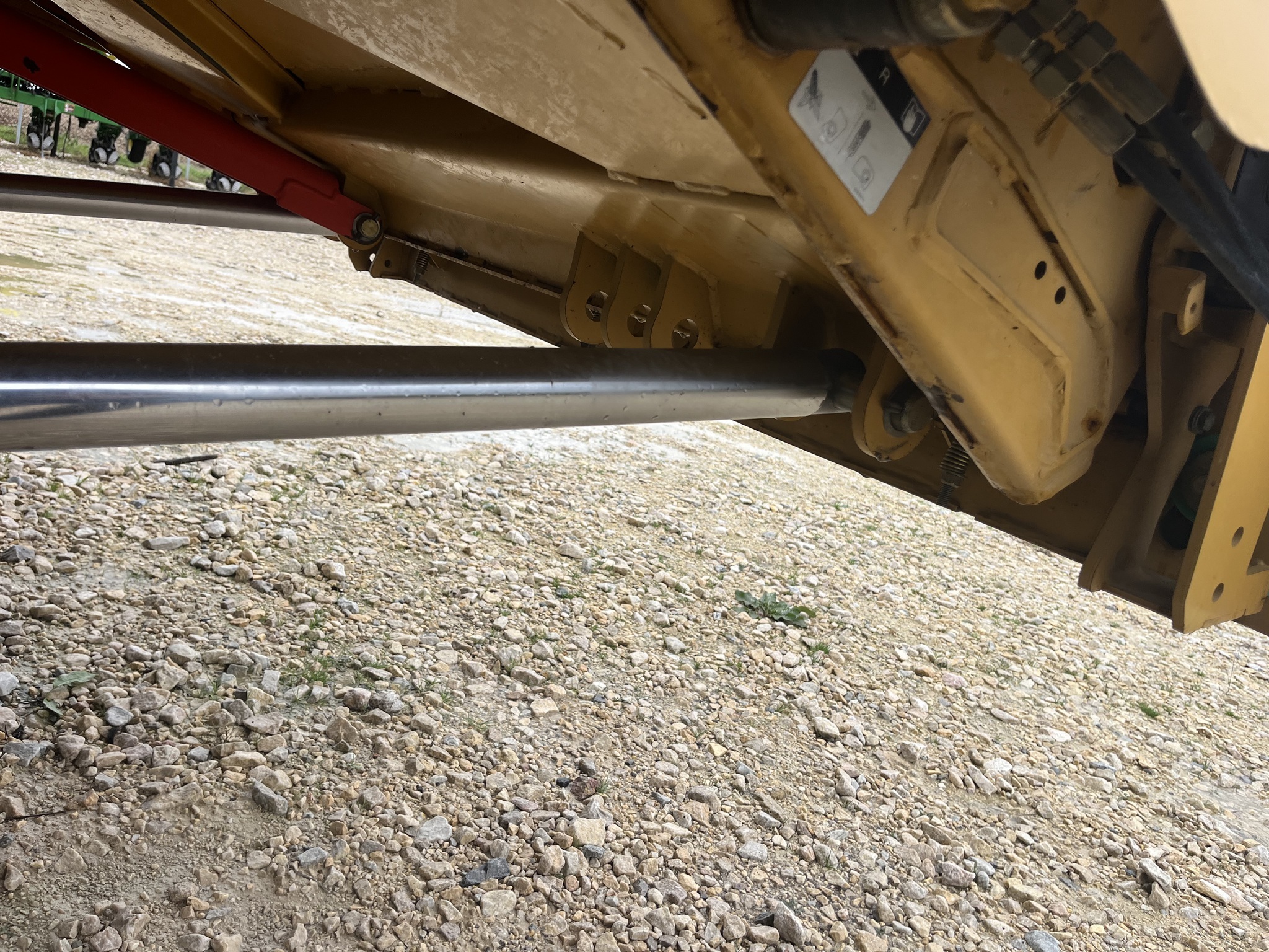 2010 Caterpillar 585R Combine