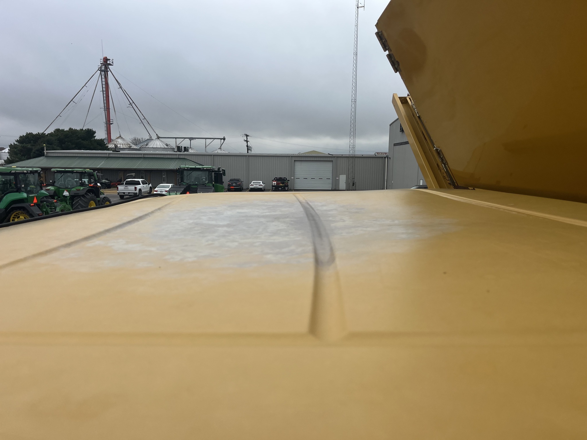 2010 Caterpillar 585R Combine