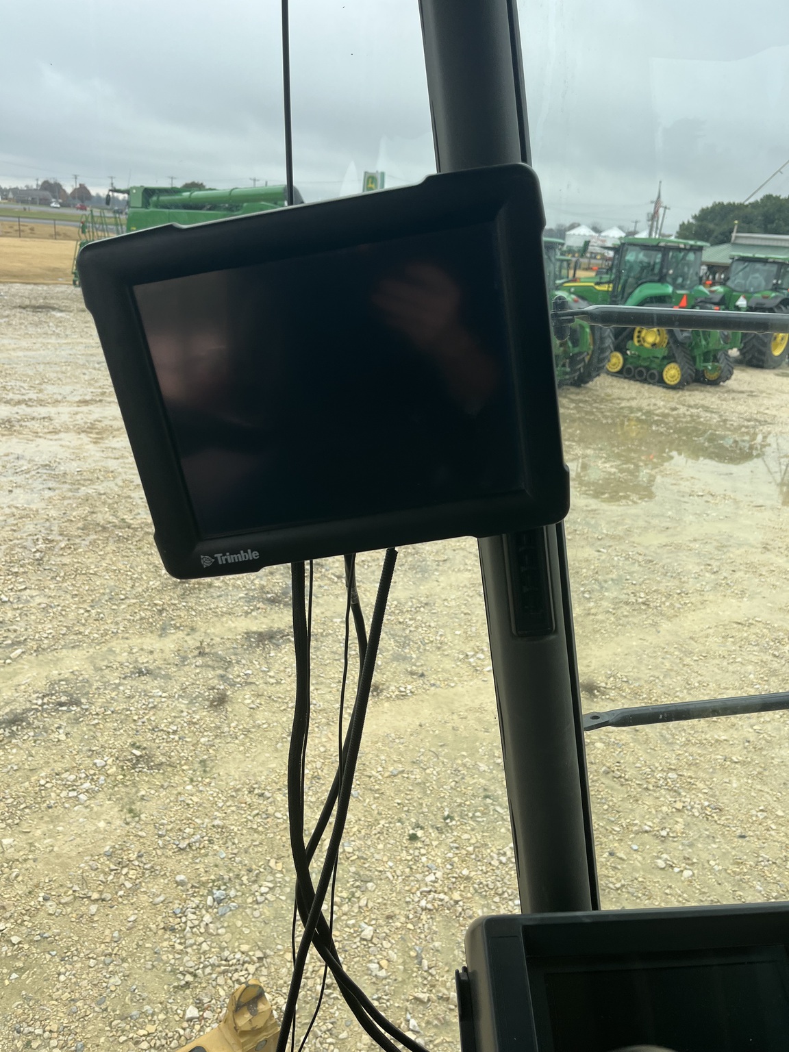 2010 Caterpillar 585R Combine