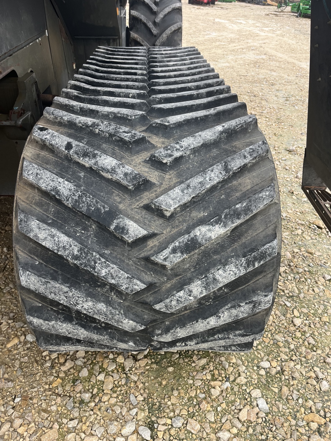 2010 Caterpillar 585R Combine