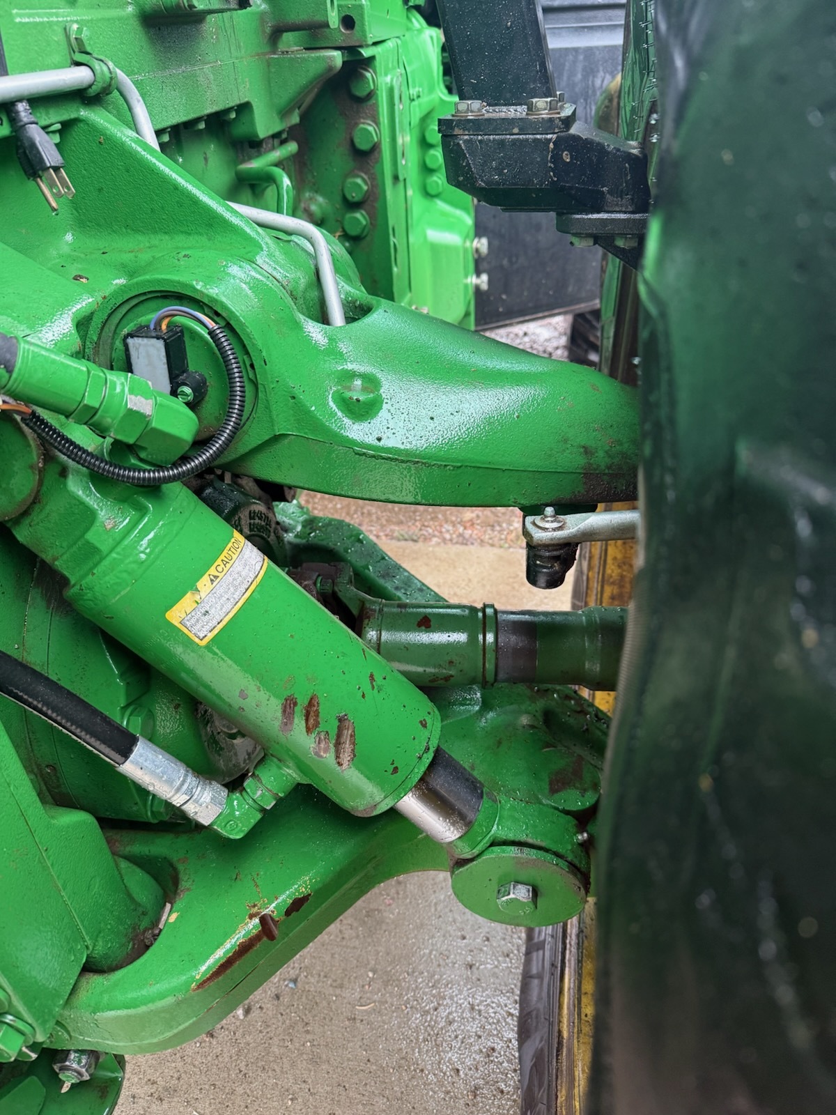 2012 John Deere 8335R Tractor