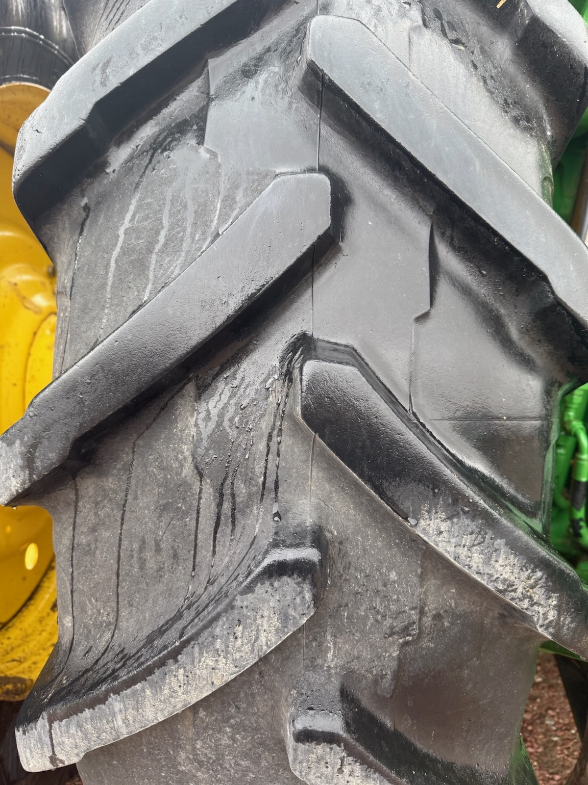 2012 John Deere 8335R Tractor