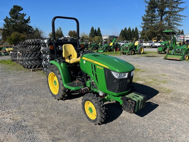2022 John Deere 3033R Tractor