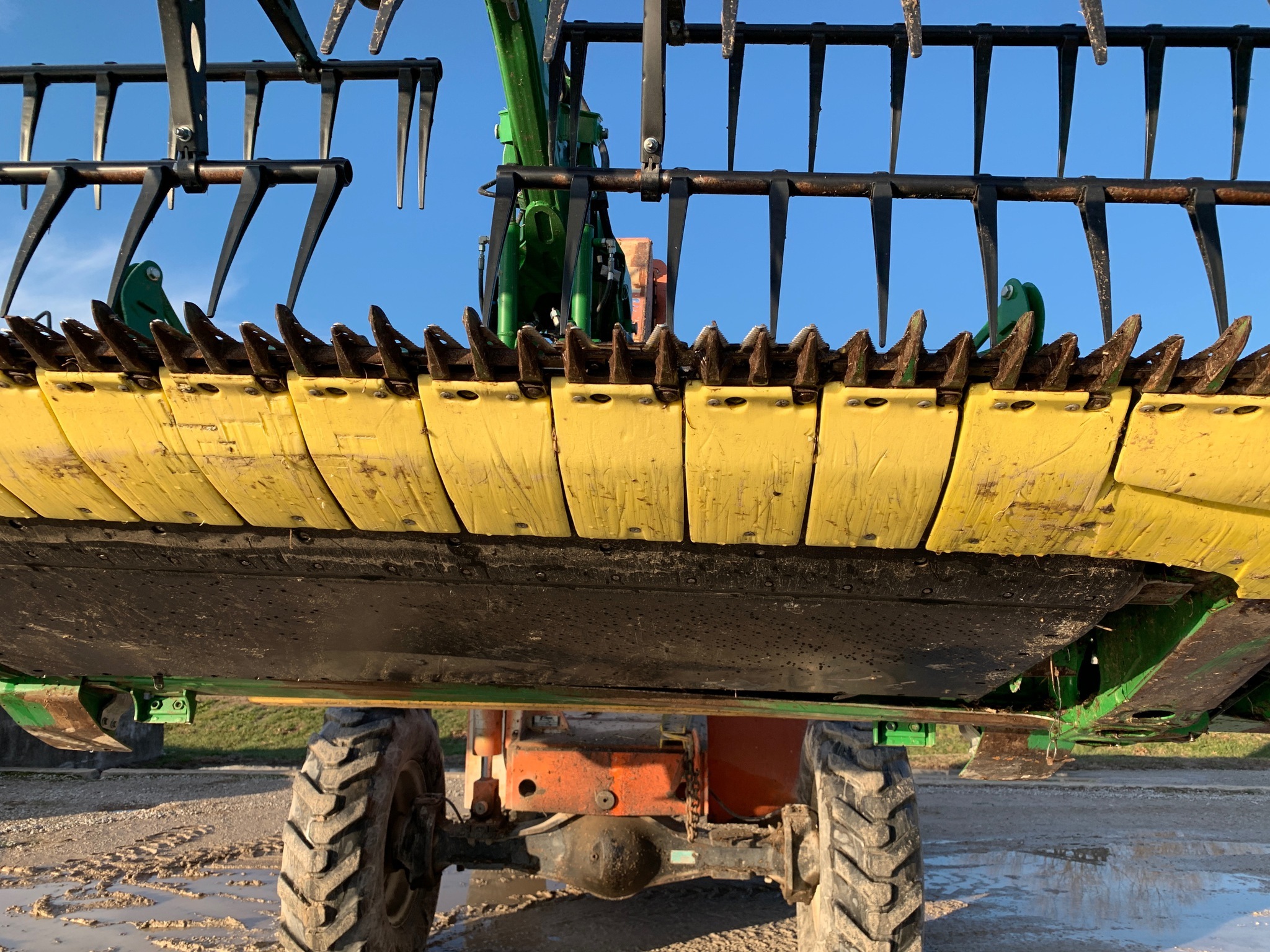 2022 John Deere HD45F Platform