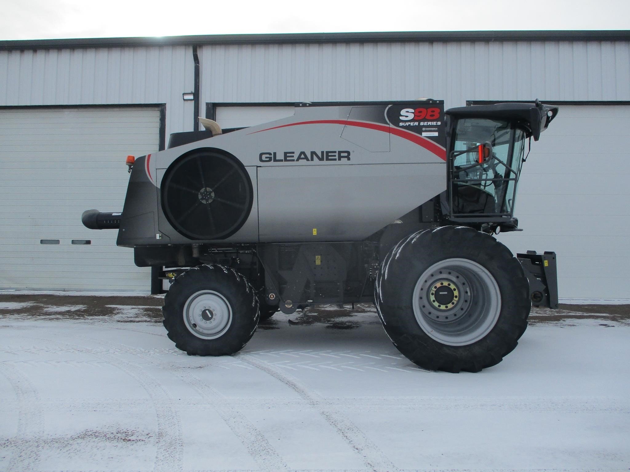 2024 Gleaner S98 Combine