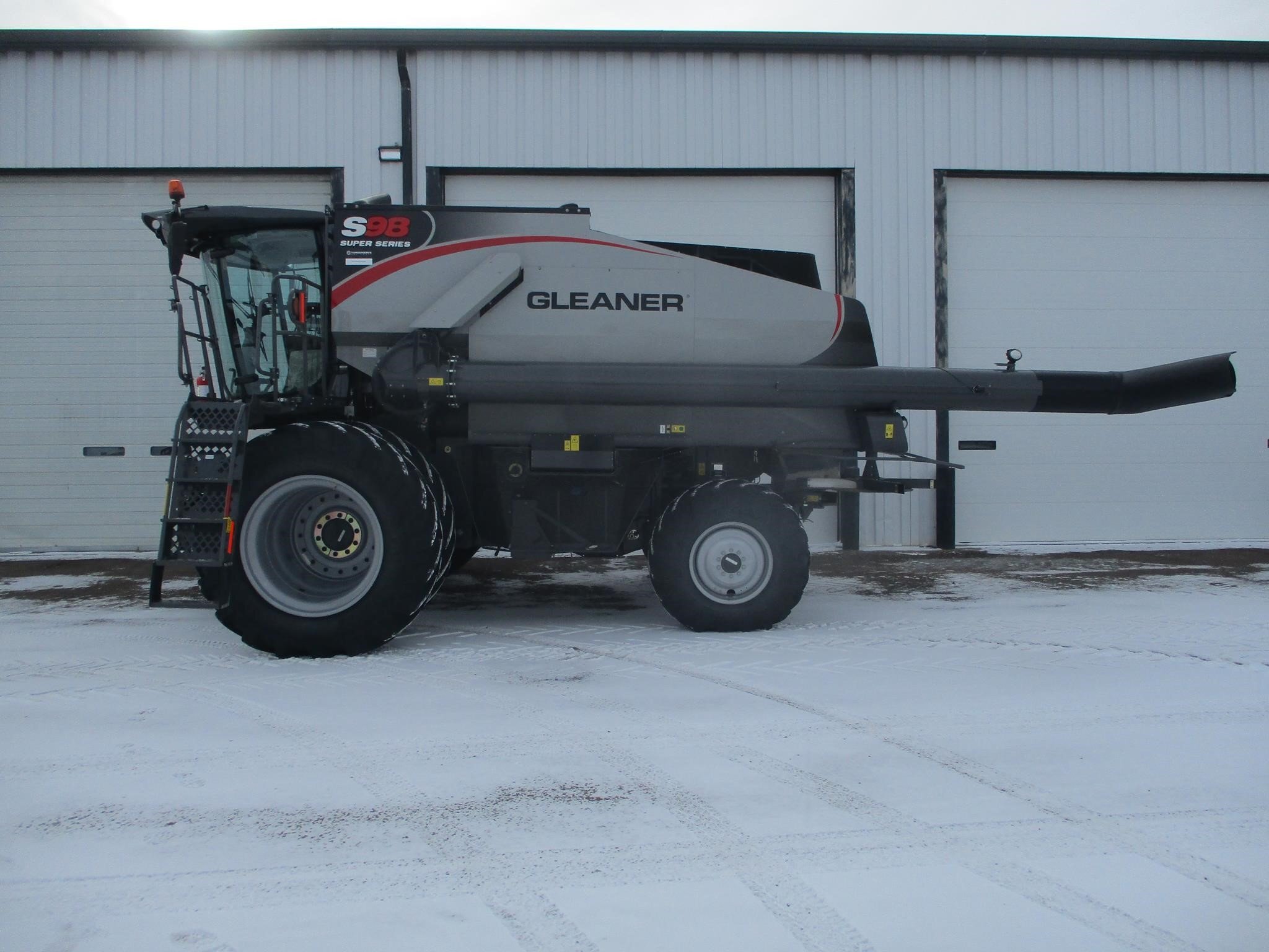2024 Gleaner S98 Combine