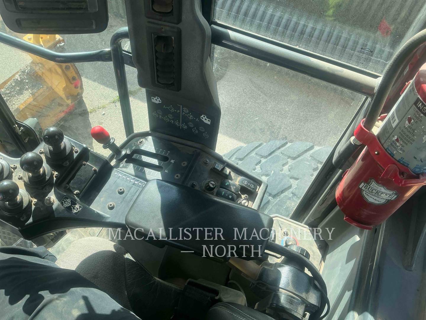 2011 John Deere 872GP Scraper