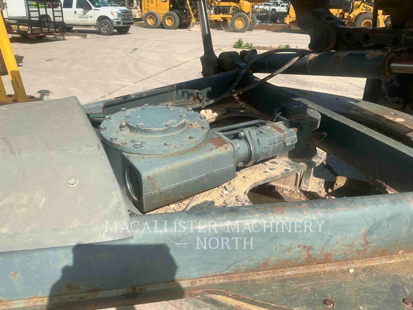 2011 John Deere 872GP Scraper