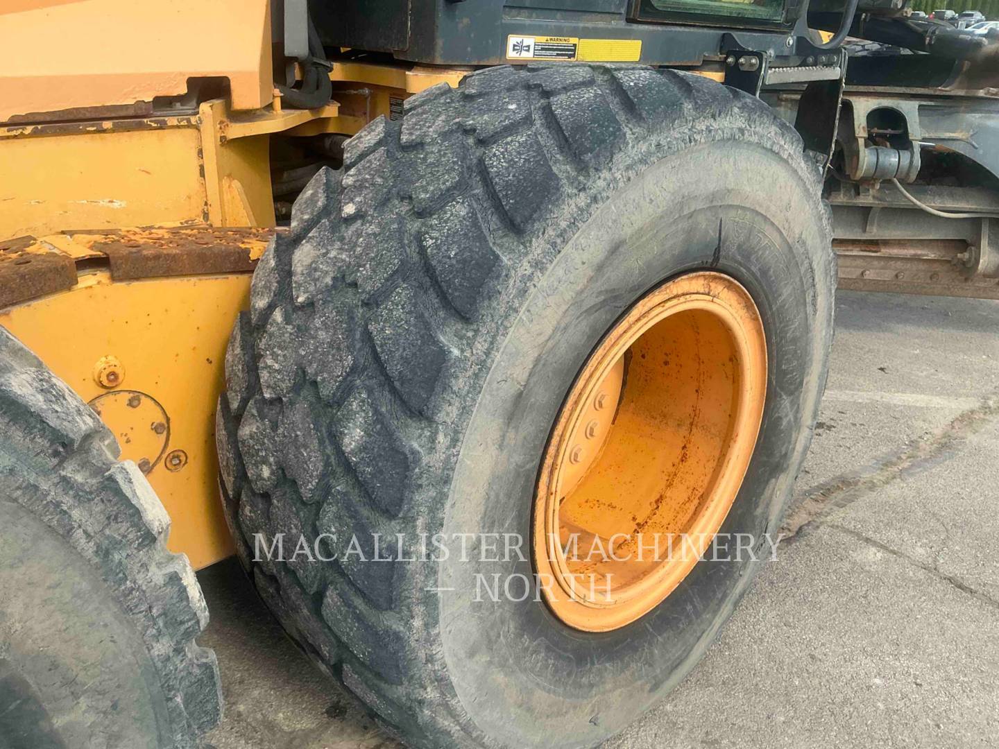 2011 John Deere 872GP Scraper