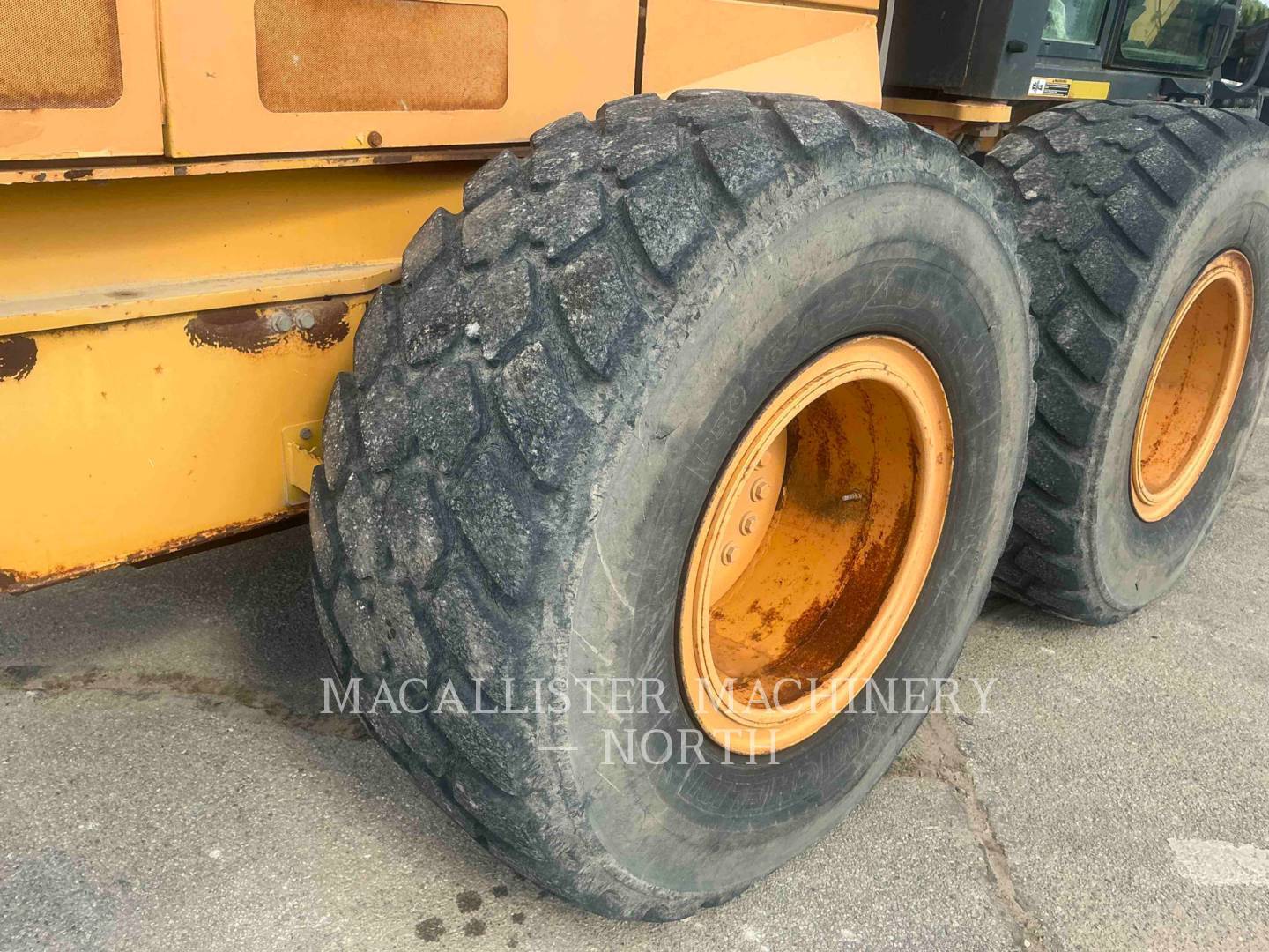 2011 John Deere 872GP Scraper