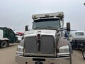 2016 Kenworth T880 Semi Trucks/Trailer