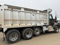 2016 Kenworth T880 Semi Trucks/Trailer