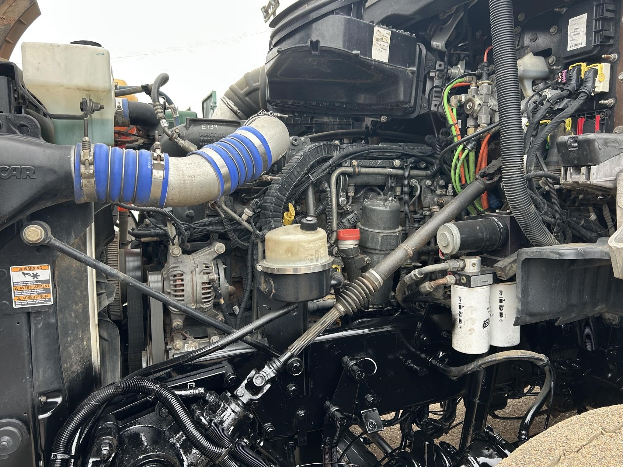 2016 Kenworth T880 Semi Trucks/Trailer