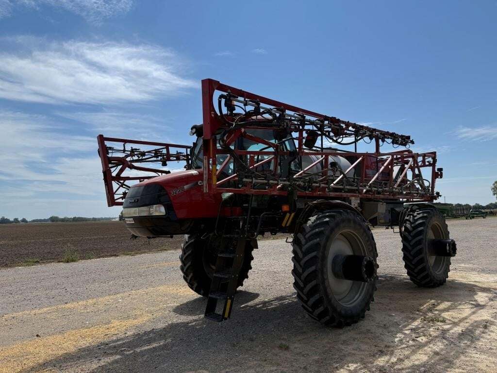 2020 Case IH Patriot 3240 Self-Propelled Sprayer