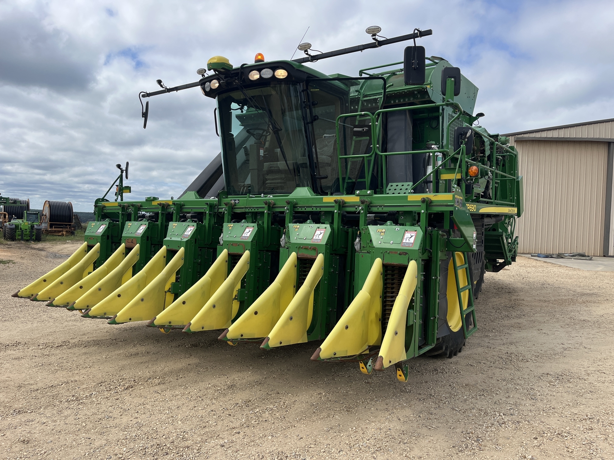 2018 John Deere CP690 Cotton Equipment