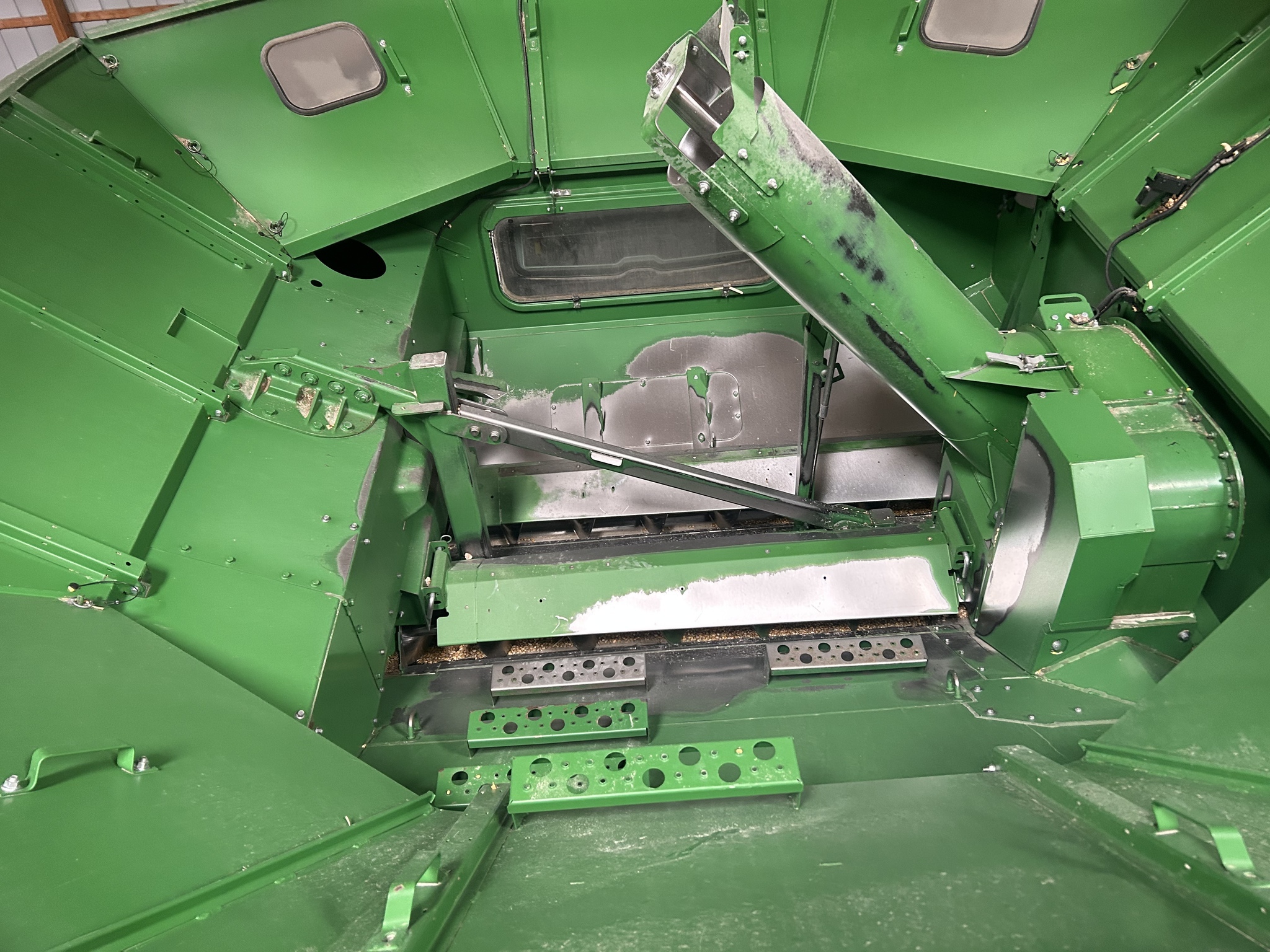 2017 John Deere S680 Combine