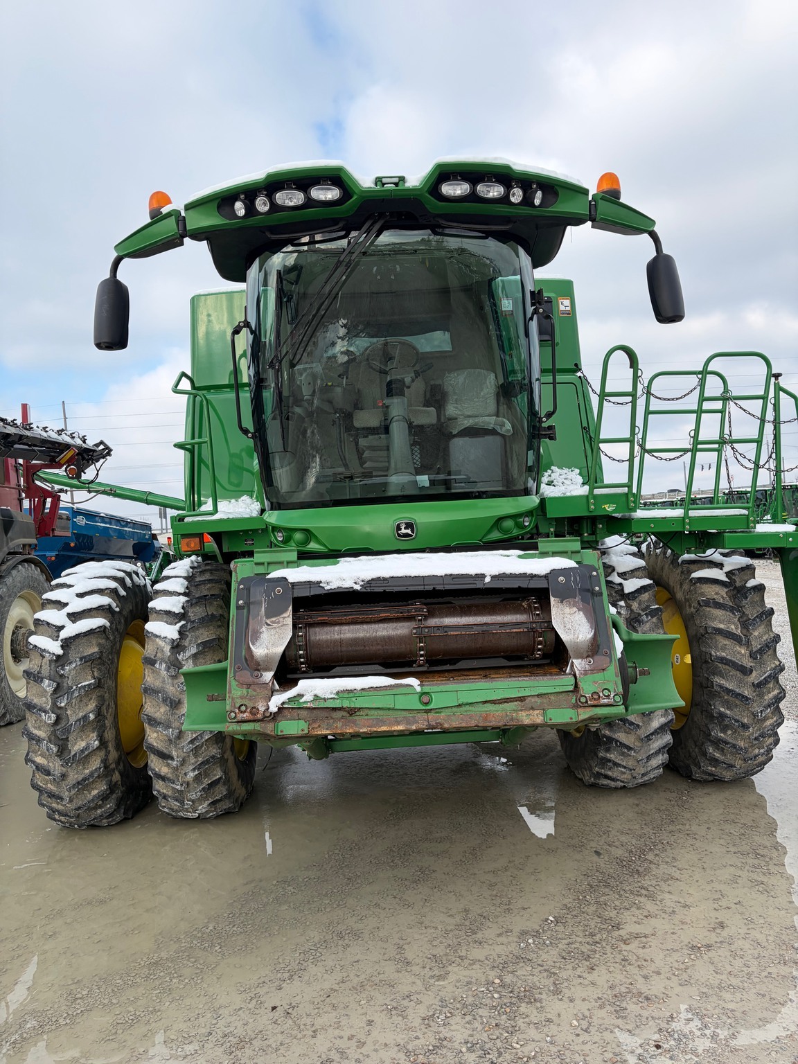 2012 John Deere S690 Combine