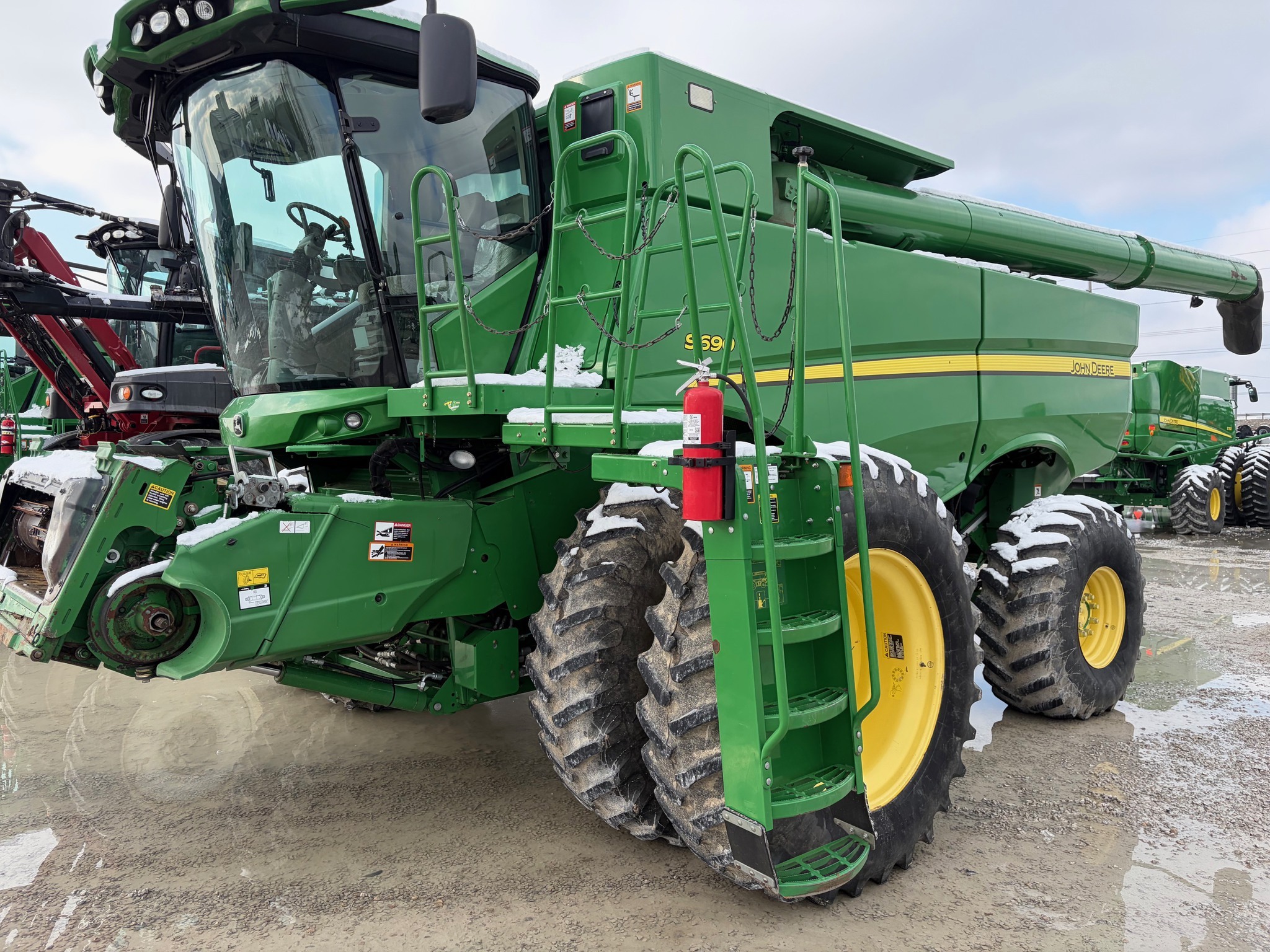 2012 John Deere S690 Combine