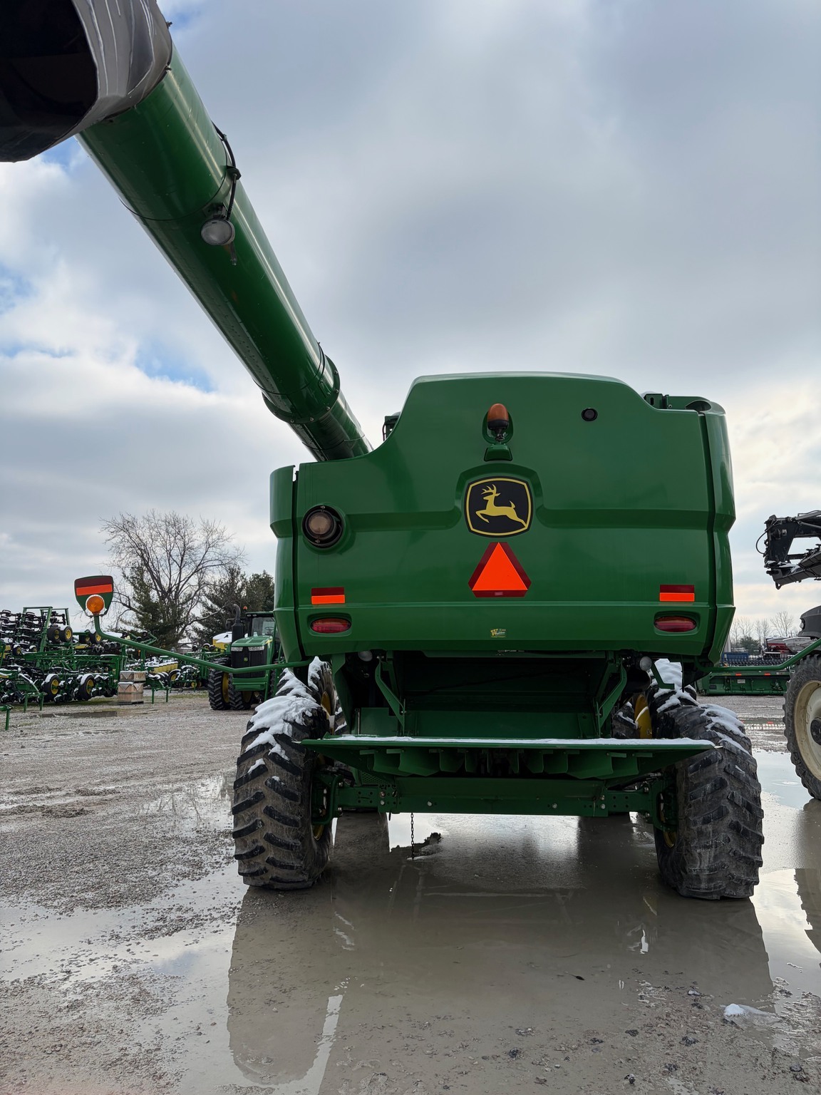 2012 John Deere S690 Combine