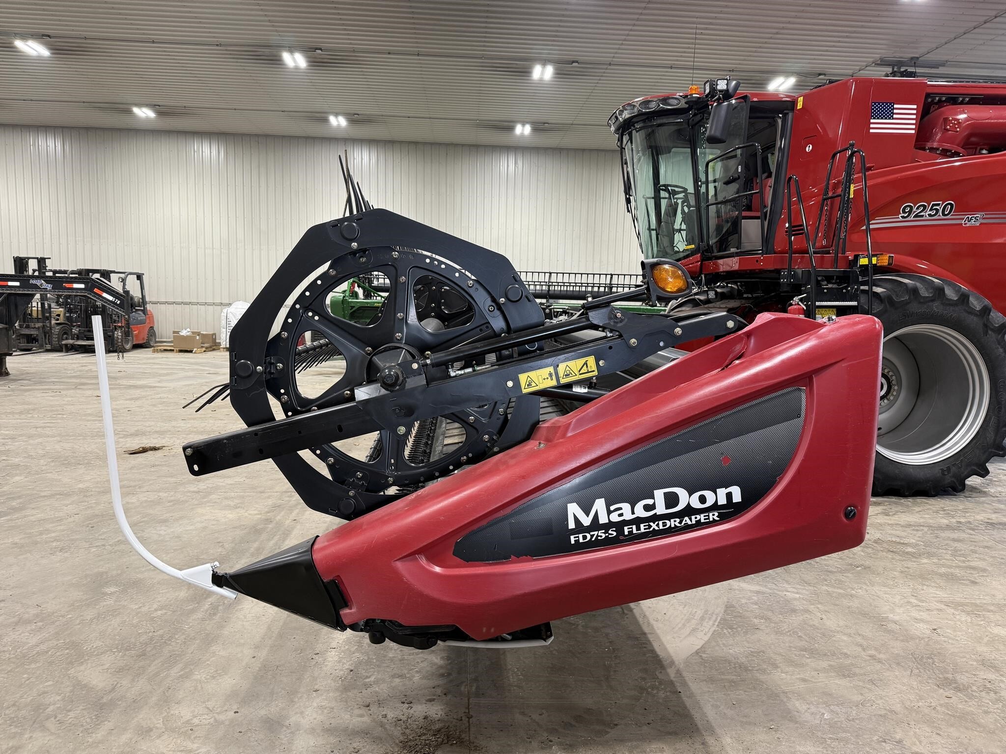 2013 MacDon FD75 Platform